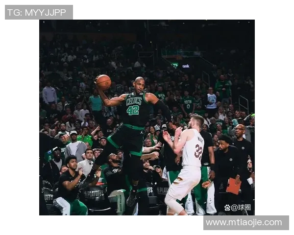 凯尔特人深情告别霍福德感谢你为球队奉献的42号荣耀