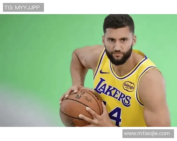 打勇士前湖人损失1100万悍将！场均2分的三分射手，只打10分钟再受伤