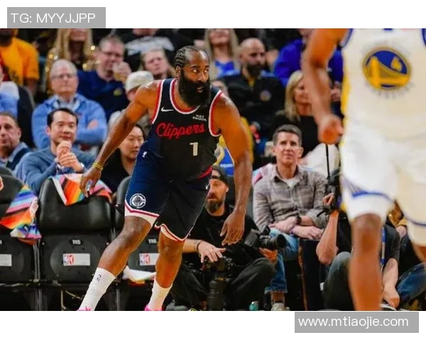 哈登35分三双难救主，末节狂砍19分，快船无奈接受五连败