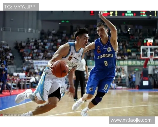 刘金雨10分钟11分投篮全中率福建男篮胜江苏 刘金雨10分钟11分投篮全中率福建男篮胜江苏