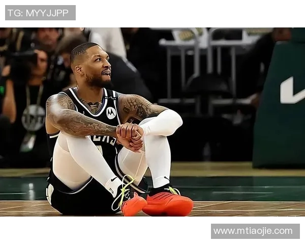 [2026年01月17日]开拓者官方晒利拉德与CJ重逢拥抱照：该死的回忆正在攻击我