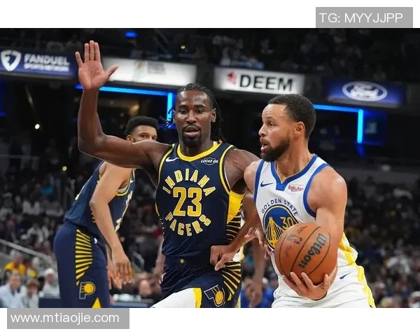 内史密斯被怀特挥肘打到面部被吹防守犯规,步行者挑战失败 内史密斯被怀特挥肘打到面部被吹防守犯规,步行者挑战失败